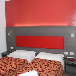 https://hotel-center-2.it-romehotels.com